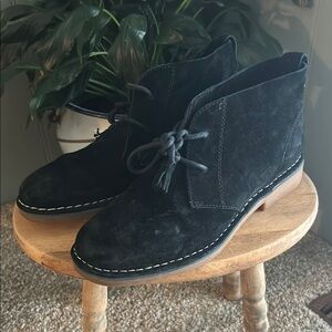 Hush Puppies genuine suede moyan lace up booties size 8